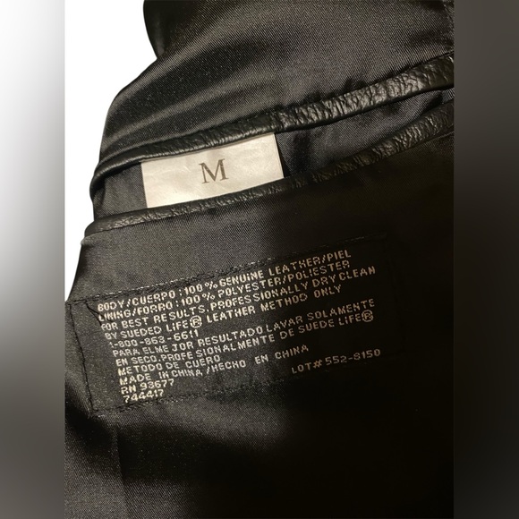 J. Ferrar~
Men’s Sleek Black 100% Leather Blazer Jacket 
Size Medium 
NEW - Picture 6 of 13